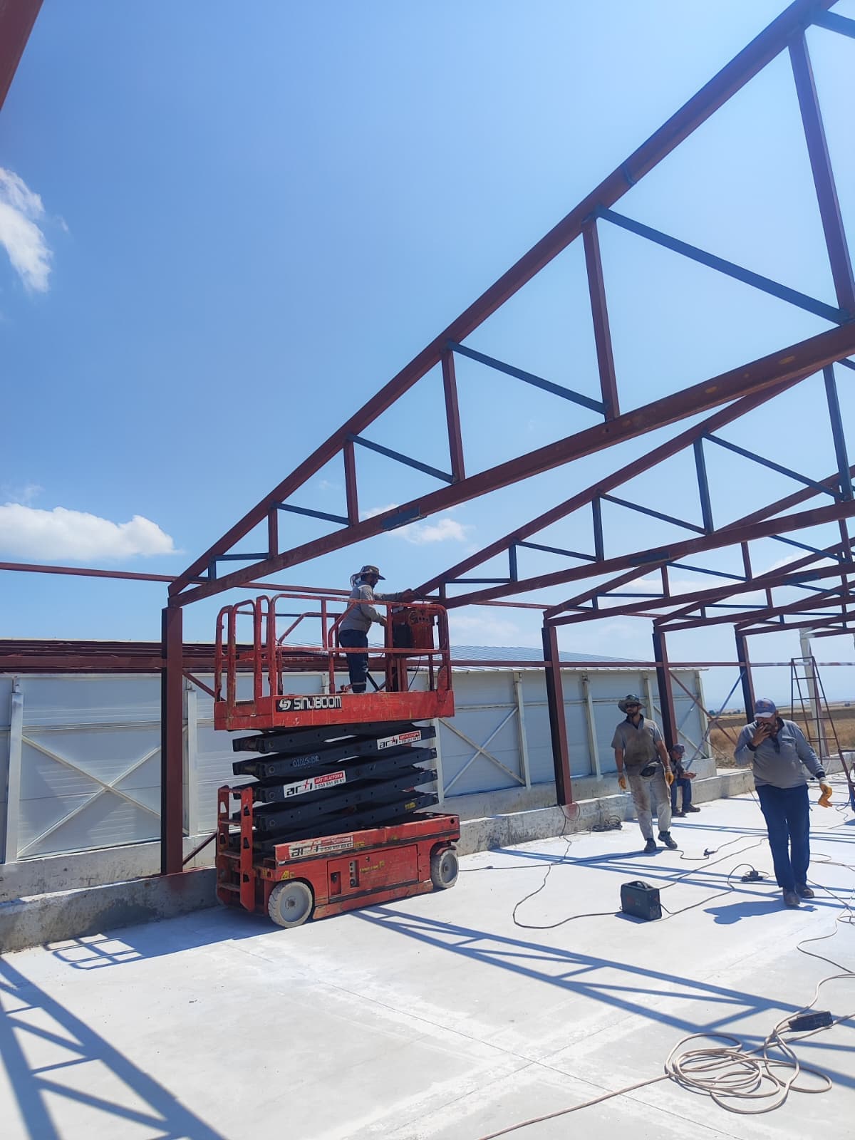 Tarım ve silo sahasında platform çalışması